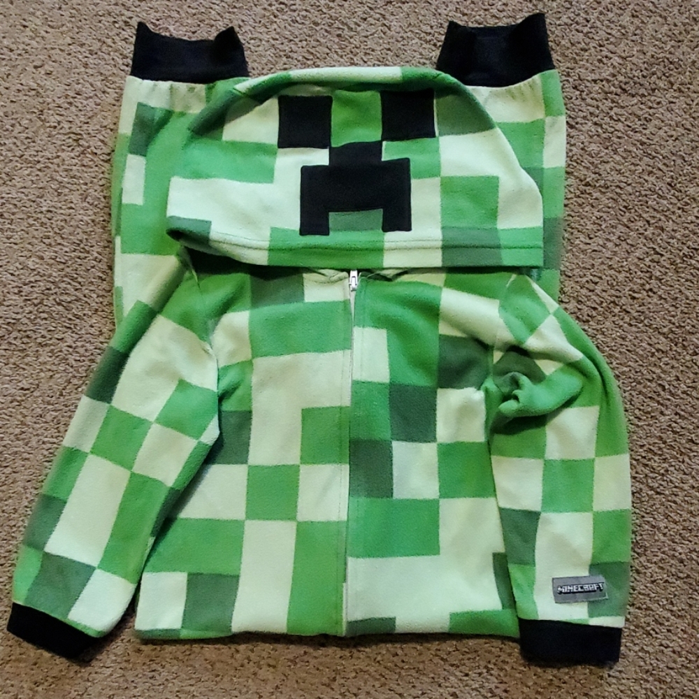 Boys size small minecraft pj's